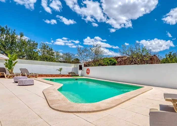 Willa Moradia Messines